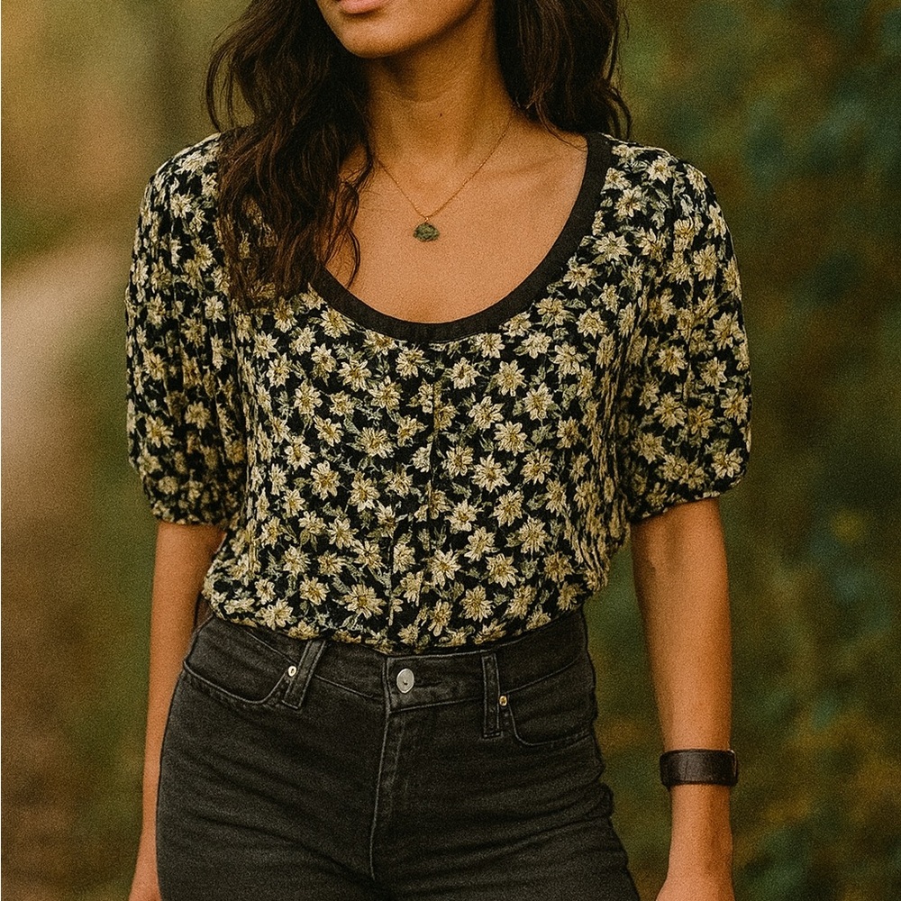 Motel Black Dark Black Floral Button Down Crop Top  Blouse Size Medium